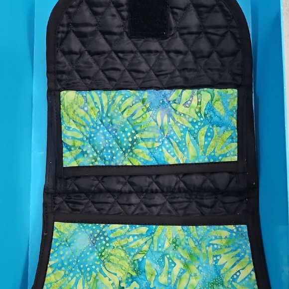 Colorful Leaf Pattern Wallet - Picture 2 of 6